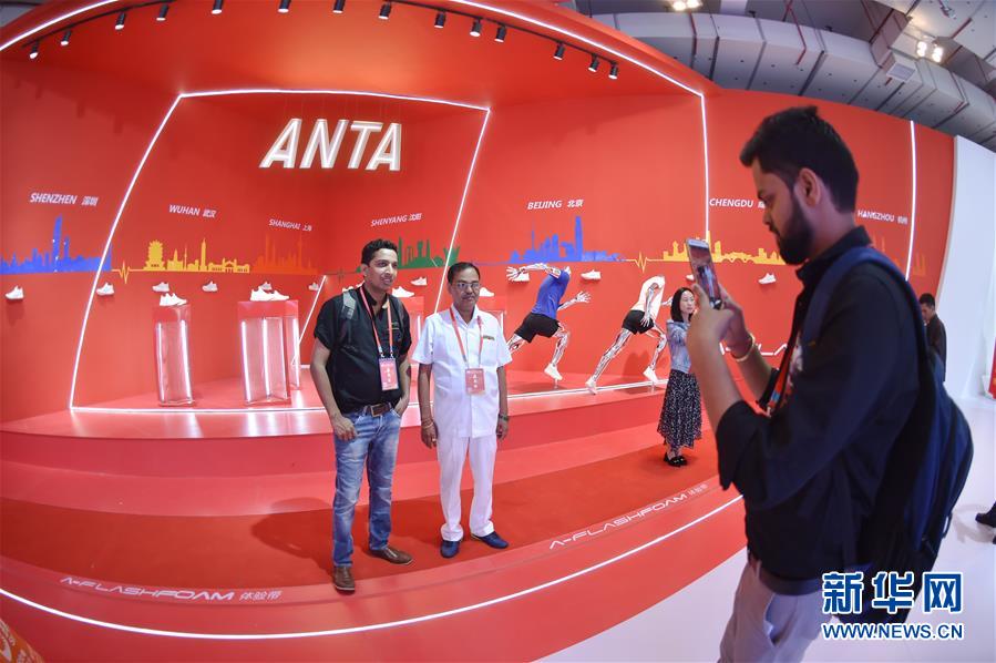 （新华全媒头条·壮阔东方潮　奋进新时期——庆祝鼎新盛开40年·图文互动）（10）敢为全国先 爱拼才会赢——“晋江经验”启迪录 